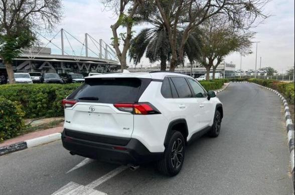 2021 Toyota RAV4 4WD XLE gulf model-3