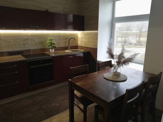Parduodamas dviejų kambarių būtas Utenoje, pirmame aukšte-2