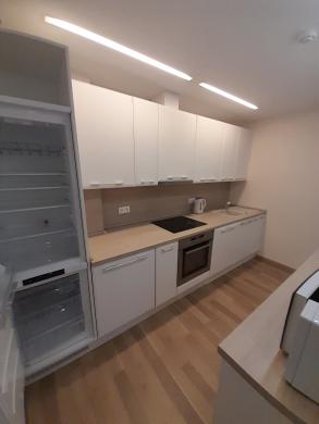 Nuomojamas 82,33 kv.m. 3 kambarių apartamentai Klaipėdos miesto centre Šaulių g, šalia Lietuvininkų aikštė-4