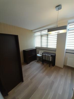 Nuomojamas 74 kv.m. 3 kambarių apartamentai Klaipėdos miesto centre Šaulių g, šalia Lietuvininkų aikštė-4