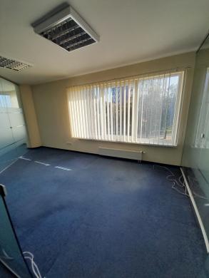 Išnuomojamos 95 kv.m. Administracinės patalpos Taikos pr 4A-4