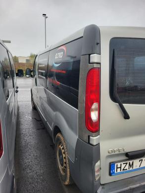 OPEL VIVARO-1