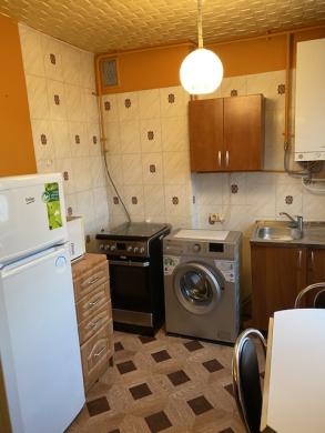 Pigiai išlaikoma renovuotame name suremontuota 1kambario buta su baldais, buitine technika-2