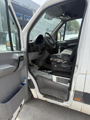 B UAB Megė parduoda turtą - krovininis automobilis - VW CRAFTER-1
