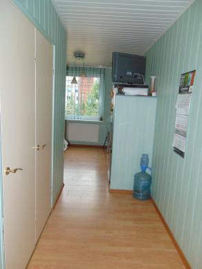 Išnuomojamas tvarkingas ir jaukus 1 kambario butas (3a/5) Dainų raj., Dainų g. Šiauliuose.-1