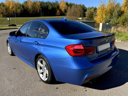 BMW 330e F30-2