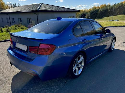 BMW 330e F30-3