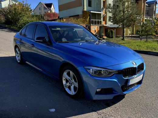 BMW 330e F30-4