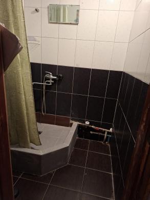 PARDUODAMAS 1 KAMBARIO PAGERINTO TIPO BENDRABUČIO BUTAS-2