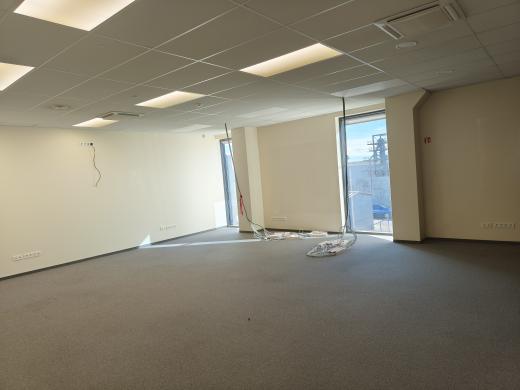 Nuomojamos biurų patalpos Naujoji Uosto g. Plotas 747 – 117 – 149 – 159 – 178 – 191 – 310 kv.m.-4