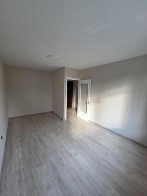 Parduodamas 25,7 kv.m. 1 kambario butas Debreceno g. 8-0