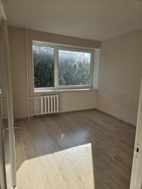 Parduodamas 25,7 kv.m. 1 kambario butas Debreceno g. 8-4