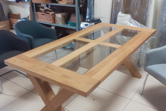 Parduodamas ąžuolinis stalas-0