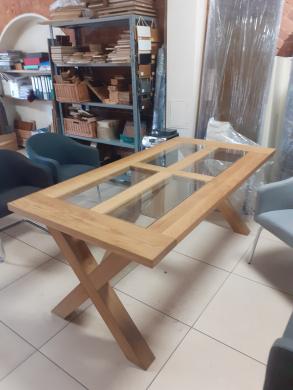 Parduodamas ąžuolinis stalas-0