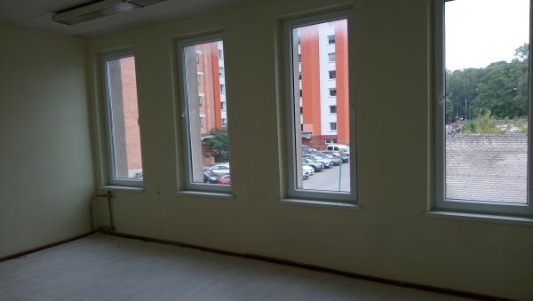 LIEPOJOS G. 10A, 2 AUKŠTE NUOMOJAMOS BIURO (KITA) PATALPOS. PLOTAS: 23 KV. M. ARBA 37 KV. M.-3