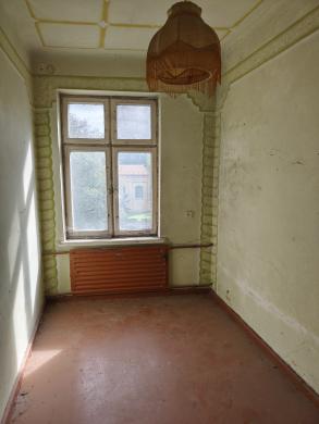 Parduodami du butai vienas šalia kito kurių bendras plotas 81,06 kv.m. Bokštų g.-7