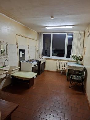 PARDUODAMAS 1 KAMBARIO PAGERINTO TIPO BENDRABUČIO BUTAS-2