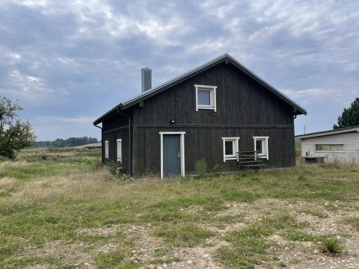 Parduodamas žemės sklypas su statiniais, adresu Kelmės raj. sav., Tytuvėnų sen., Paulišių k. 1-0