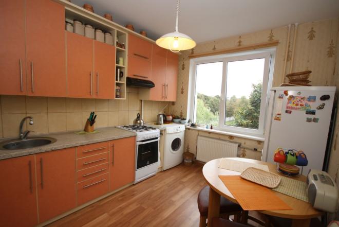 Išnuomojamas tvarkingas ir jaukus 1 kambario butas (4a/5) Lieporių raj., V. Grinkevičiaus g. prie PC “Iki” ir “Maxima”  Šiauliuose.-0