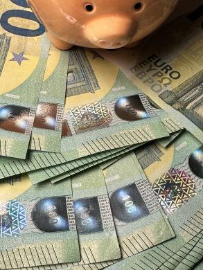 PATIKIMOS PASKOLOS PALANKIAUSIOMIS SĄLYGOMIS SU UŽSTATU-0