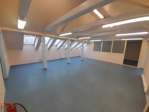 Išnuomojamos 85 kv.m. Patalpos miesto centre Vytauto g.-1