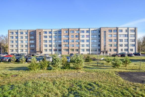 2 kambarių butas renovuotame name-0