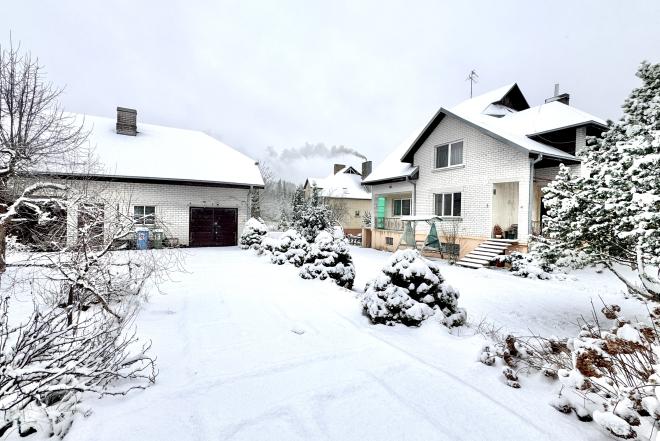 Lapės, 10 a, 178 m² namas + 270 m² ūkinis-0