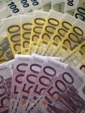 RIMTOS PASKOLOS SU UŽSTATU-0