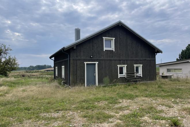 Žemės sklypas 4,96 ha su statiniais, adresu Kelmės raj. sav., Tytuvėnų sen., Paulišių k. 1.-0