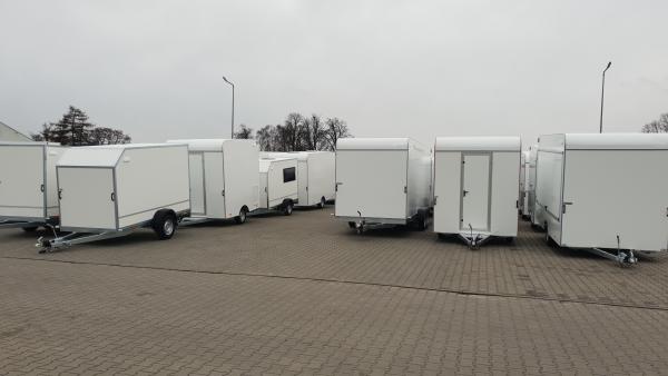 Kietašonės priekabos lengviesiems automobiliams-2