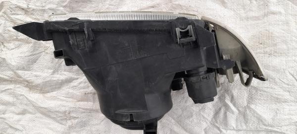 Audi 80 B4 žibintas 301141179-3