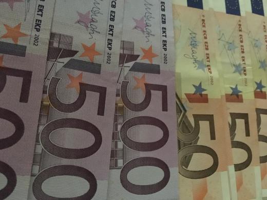 PASKOLOS SU UŽSTATU-0