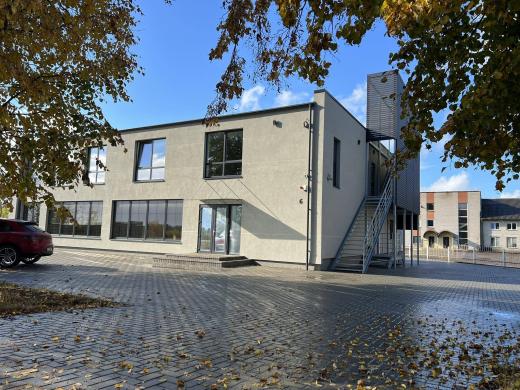 Gargžduose Gamyklos g. Nuomojamos 52 kv.m, patalpos-0