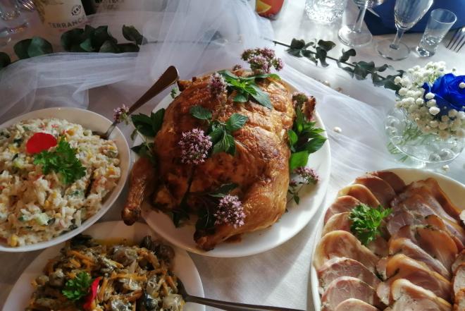 Maistas vestuvėms, gimtadieniui, krikštynom. Šventinis stalas-0