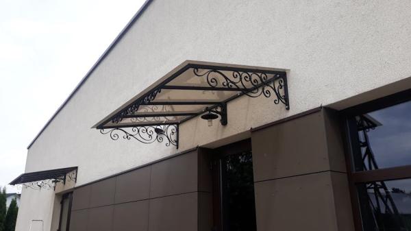 STOGELIAI virš DURŲ, BALKONŲ, GARAŽŲ, TERASŲ-0