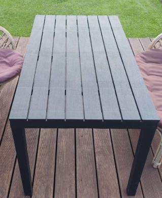 ĄŽUOLINIS STALAS-0