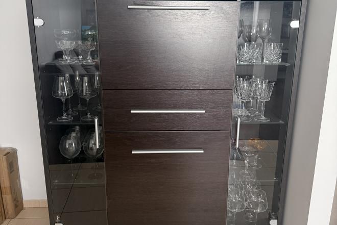 Indauja su vitrina-0