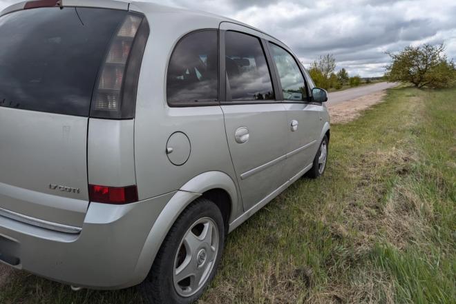PARUODU OPEL MERIVA-0