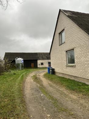 Mūrinis Namas Su Dideliu Sklypu, Ūkiniais Pastatais Vilkaviškio Rajone, Matlaukio gyvenvietėje-0