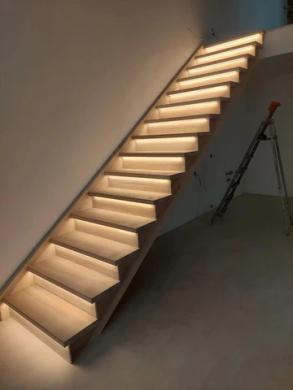 Darbas Medinių laiptų Pakopų Montuotojams , suvirintojams-2