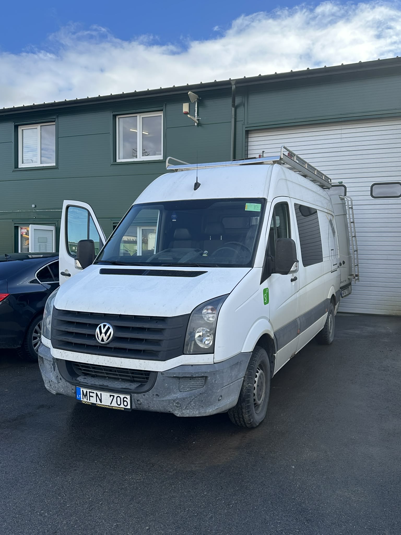 VOLKSWAGEN CRAFTER-0