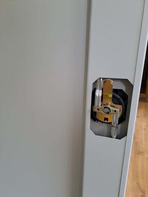 Metalinė spintelė-6