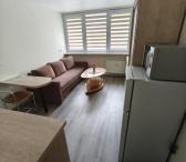 Išnuomojamas 12 kv.m. kambarys bendrabutyje. Taikos pr. 34 Renovuotas namas, laiptinė-0