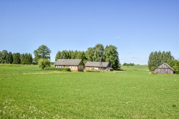 Sodyba 8,5 ha sklype šalia vandens telkinio-0