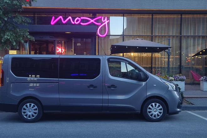 Vežame keleivius iš Kauno į  Varšuvos oro uostą tel: +37064314115-0