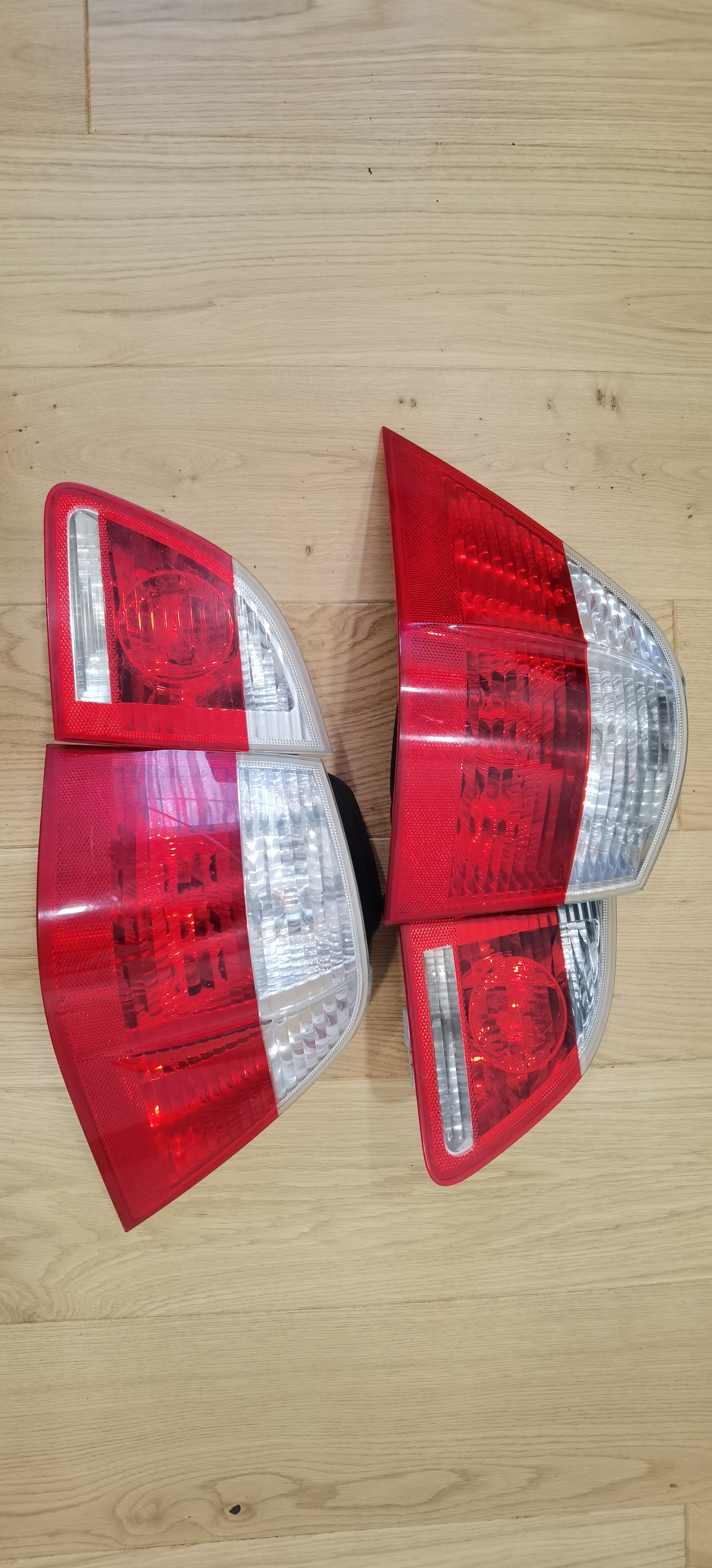 Originalūs Bmw E61 galinių žibintų komplektas - ne Led, Panevėžys-0