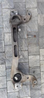 Variklio tvirtinimo kronšteinas - priekinis traversas - 7L0199207A-1