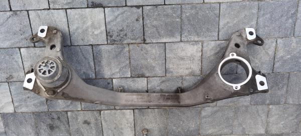Variklio tvirtinimo kronšteinas - priekinis traversas - 7L0199207A-3