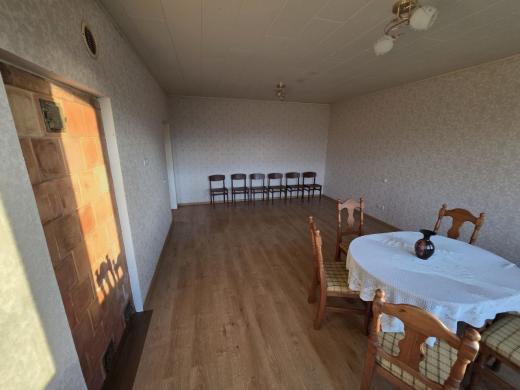 PARDUODAMI PER DU AUKŠTUS BESIRIBOJANTYS BUTAI KĖDAINIŲ R. SAV., SURVILIŠKYJE, BALIŠKIŲ G. 16-2