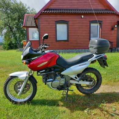 Parduodamas motociklą Suzuki  (J) XF 650-3